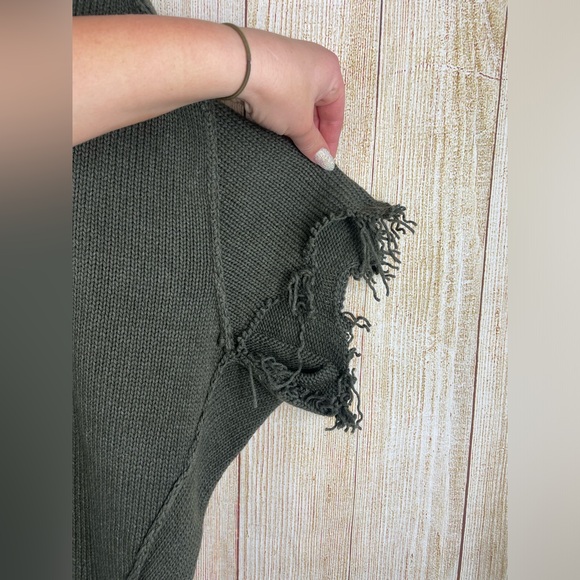 R13 Men’s Italian Yarn Oversized Short- Sleeve Sweater - Picture 3 of 9